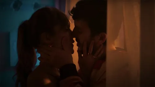 Sebastián Yatra, Justin Quiles, L-Gante - Regresé